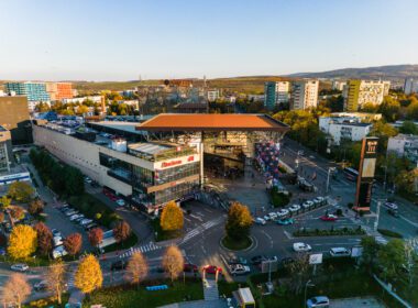 Cu noua colecție toamnă – iarnă, „The New Romantics", Iulius Mall te provoacă să devii personajul principal al poveștii tale