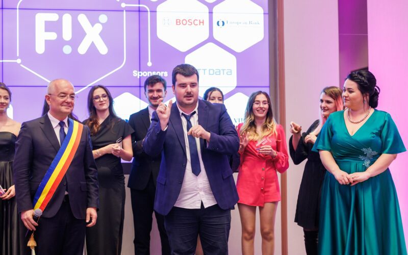 Echipa QRSign a anunțat câștigarea ediției a doua a programului de incubare FIX Cluj. Aceasta reprezintă nu numai un succes pentru echipa câștigătoare, ci și și un moment istoric pentru comunitatea surzilor din România. 