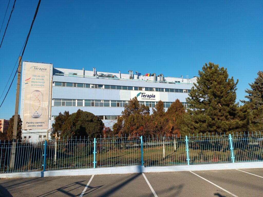 Terapia Cluj are în vedere un proiect compus din centrală fotovoltaică de 1 MW (0,995 MWp), 1.810 panouri cu o capacitate nominală de 550 Wp fiecare, 10 invertoare