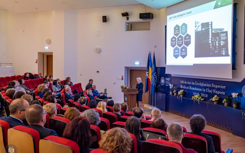 Rectorul Anca Buzoianu a prezentat comunității academice o sinteză a celor patru ani ai săi de mandat la Universitatea de Medicină și Farmacie Iuliu Hațieganu (UMFIH) Cluj-Napoca. 