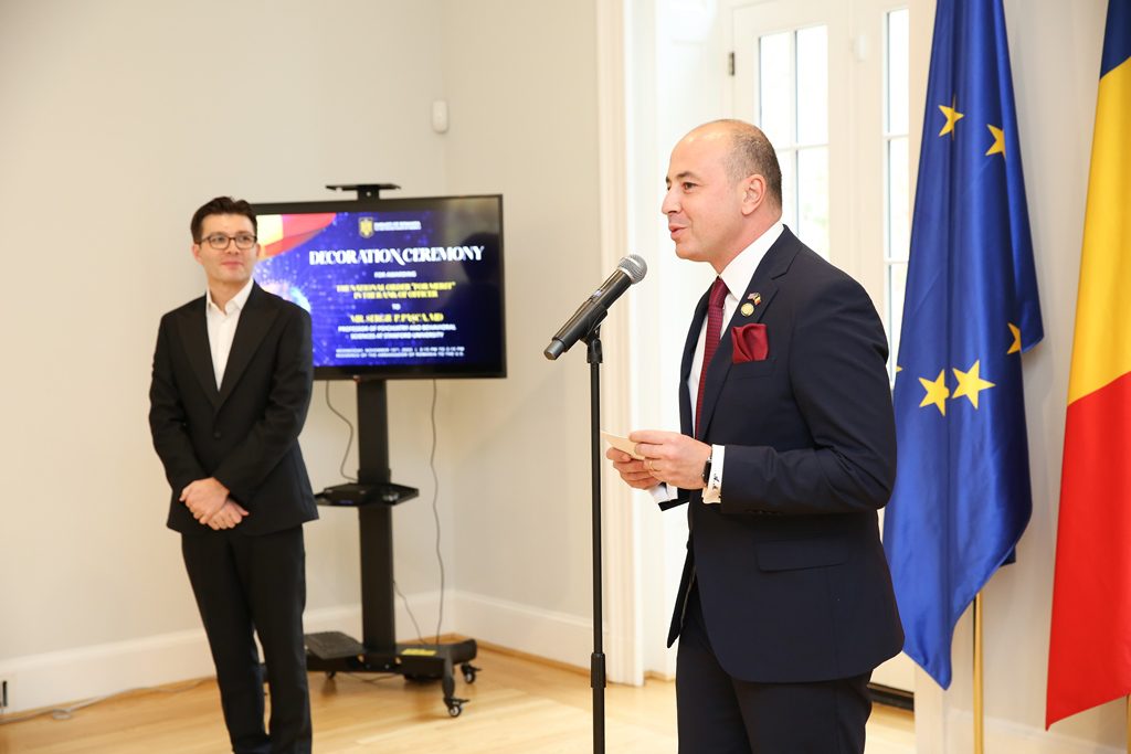 El a fost gazda ceremoniei de decorare a lui Sergiu Pașca, medic, cercetător, profesor de psihiatrie și științe comportamentale la Universitatea Stanford din SUA cu Ordinul Național “Pentru Merit” în grad de Ofițer, conferit de către președintele României, Klaus Iohannis.