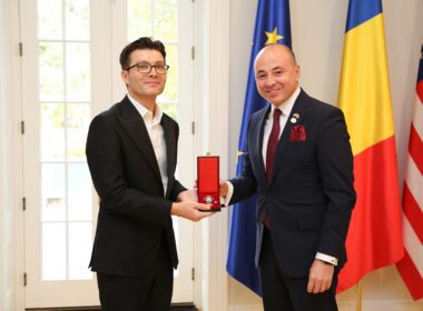 Acesta a fost gazda ceremoniei de decorare a lui Sergiu Pașca, medic, cercetător, profesor de psihiatrie și științe comportamentale la Universitatea Stanford din SUA cu Ordinul Național "Pentru Merit" în grad de Ofițer, conferit de către președintele României, Klaus Iohannis.