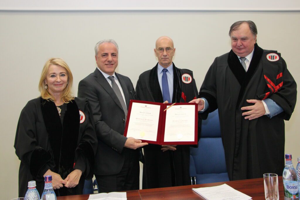 Universitatea Tehnică din Cluj-Napoca (UTCN) i-a acordat titlul de profesor onorific lui Huseyin Ozmeral, Senior Vice President, General Plant Manager, Fabrica Bosch Cluj.