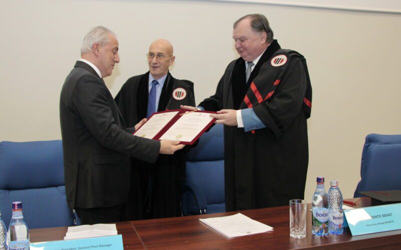 Universitatea Tehnică din Cluj-Napoca (UTCN) i-a acordat titlul de profesor onorific lui Huseyin Ozmeral, Senior Vice President, General Plant Manager, Fabrica Bosch Cluj.