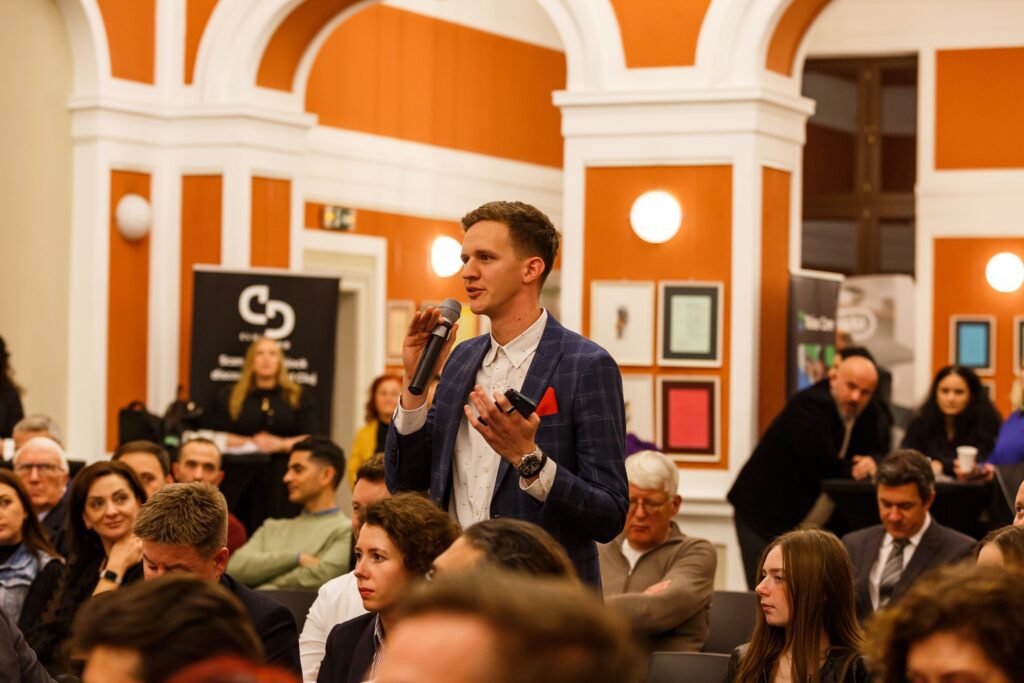 Organizatorul întâlnirii cu primarul Emil Boc a fost Cluj International Committee (CIC).