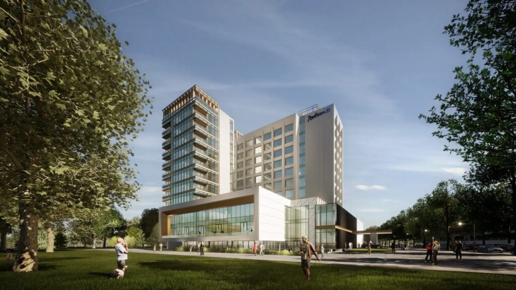 Hotelul de cinci stele Radisson Blu, dezvoltat de compania Winners Park Invest (WPI), va termina anul cu afaceri de 7,4 milioane de euro, în linie cu ce a bugetat, şi a demarat construcţia fundaţiei pentru un nou corp