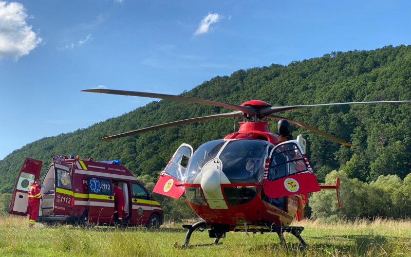 Echipajele elicopterelor SMURD au intervenit pentru acordarea asistenței medicale de urgență, transferarea de urgență a pacienților critici, căutarea, salvarea și evacuarea persoanelor accidentate, fiind transportate la unităţile spitaliceşti 212 persoane.