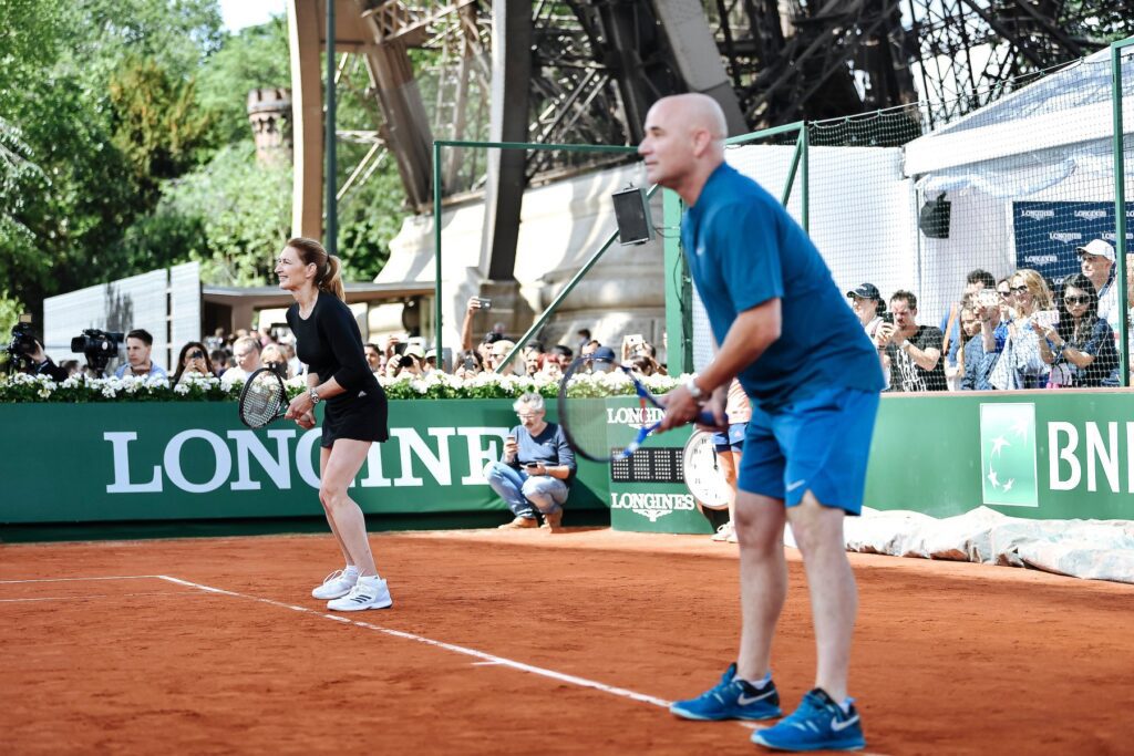 Andre Agassi și Steffi Graf, doi dintre cei mai mari jucători ai tenisului mondial, vor juca la Sports Festival în cadrul unui meci demonstrativ.