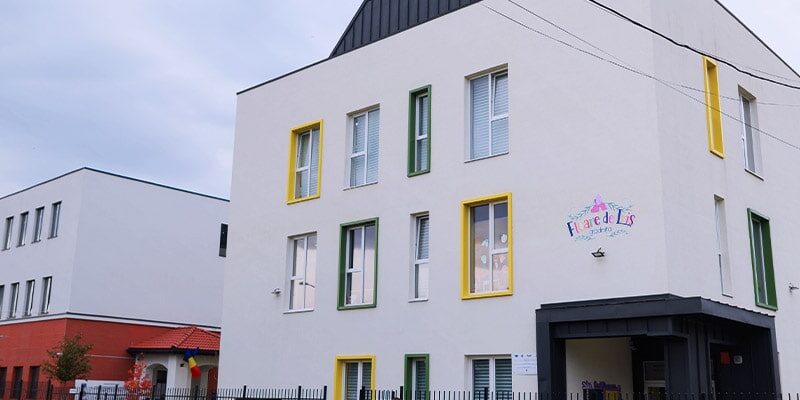 Promelek XXI a asigurat modernizarea infrastructurii electrice și un sistem de control eficient al energiei. O interfață intuitivă permite acum personalului să monitorizeze și să ajusteze cu ușurință parametrii termici.