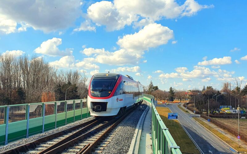 Transferoviar Călători  Cluj (TFC) va introduce, din martie, curse de tren pe ruta Aeroportul Internațional Henri Coandă (AIHC) Otopeni – Ruse (Bulgaria), cu oprire în Gara de Nord (București) și Giurgiu