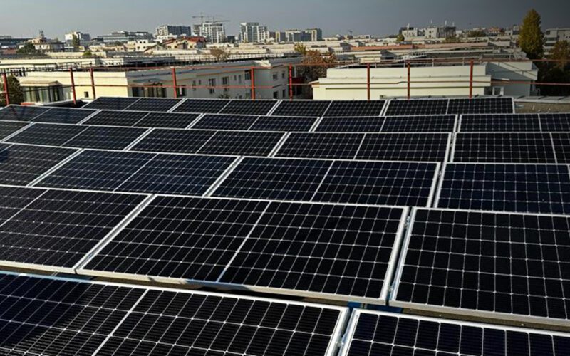 Visual Fan Brașov (VFB), furnizor local de soluții inovatoare pentru producția de energie verde și tehnologii sustenabile, a raportat construirea a două noi centrale fotovoltaice la Baia Mare, cu o capacitate totală de 757 kWp.