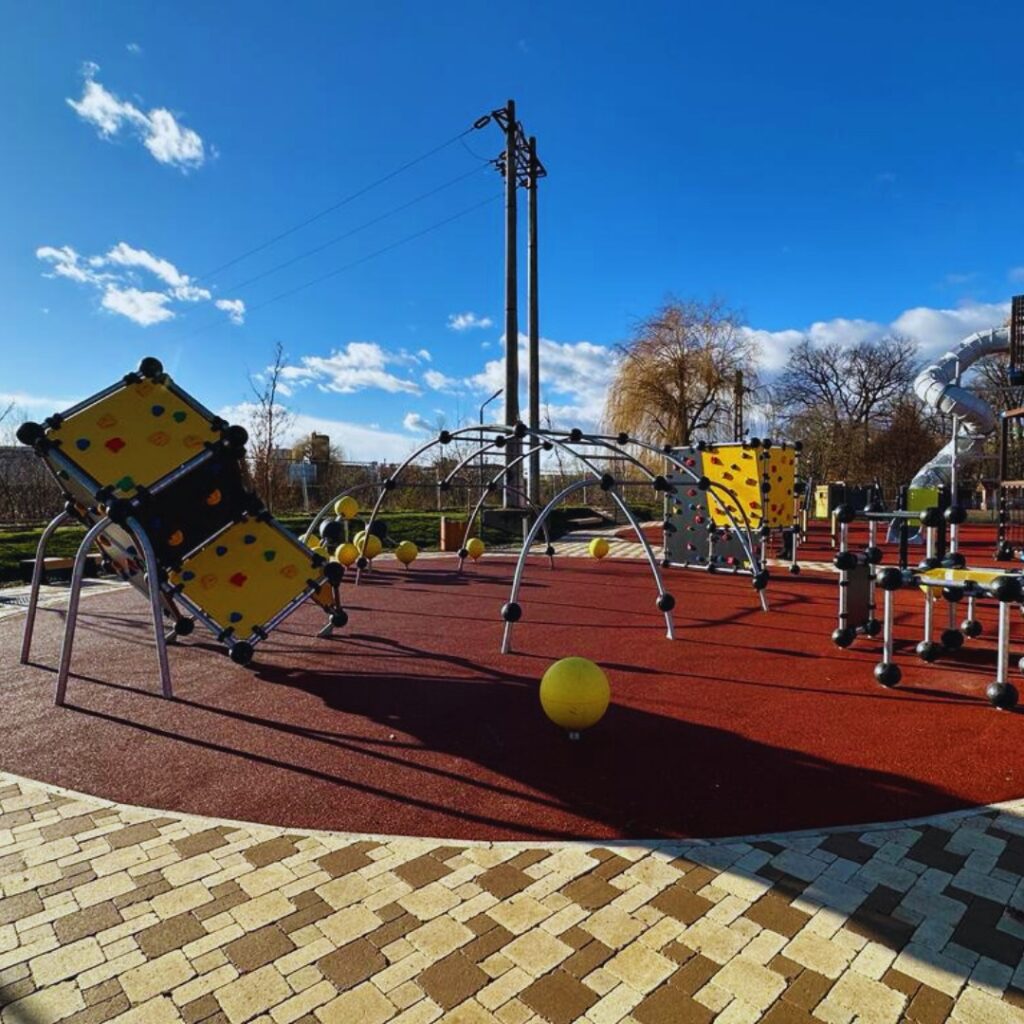 Cel mai mare constructor de skateparkuri și zone de joacă din România, Sport Play Systems (SPS), a finalizat, anul trecut, 20 de proiecte în țară. 