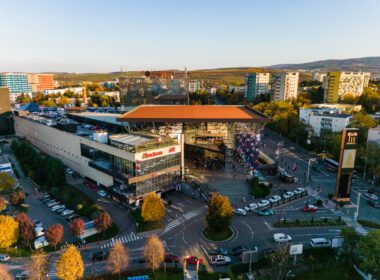 Paleta de servicii din Iulius Mall continuă să se diversifice, punând la dispoziție și mai multe facilități, de curând fiind inaugurată spălătoria de mașini Eco Wash.