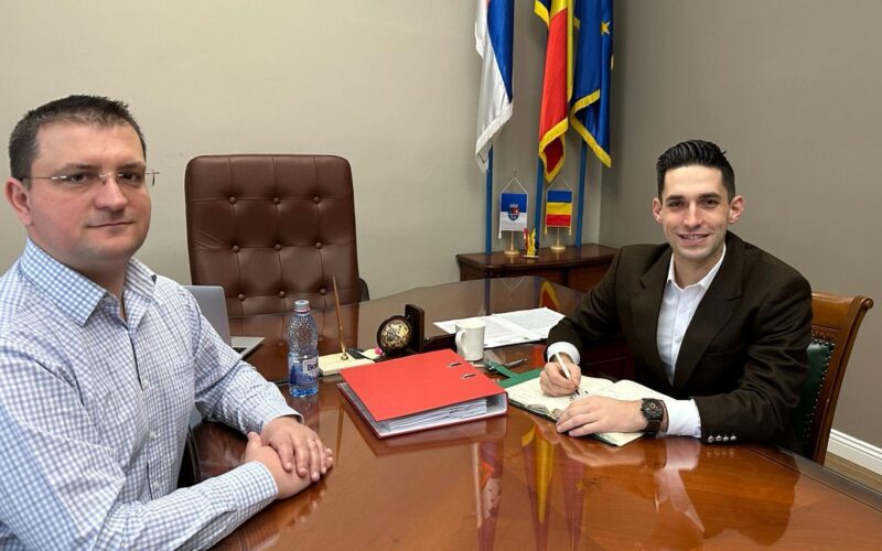 Primarul din Șimleu Silvaniei, Cristian Lazăr, a anunțat că a avut o întrevedere cu managerul de proiect al Rossmann, Sebastian Bărnuțiu.