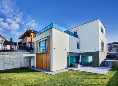 Casa Tirău, din Cluj-Napoca, participă la concursul Life Challenge 2024, unde sunt premiate cele mai spectaculoase fațade Baumit din Europa.
