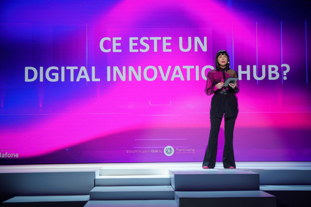 The European Digital Innovation Hub in Transilvania (TEDIHT) este, după cum îi arată și numele, un centru de inovare digitală dedicat Regiunii Nord-Vest (RNV). 