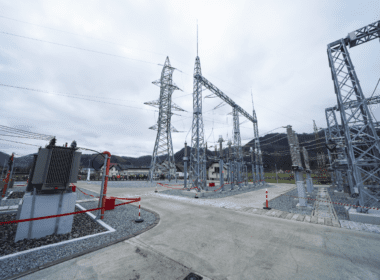 878 milioane de lei reprezintă planul financiar anual pentru investițiile Distribuție Energie Electrica Romania (DEER) Cluj, membră a grupului, cel mare operator de distribuție din România, ce deservește 4 milioane de utilizatori.