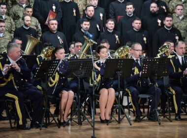Concertul Primăverii, susținut de muzica militară a Diviziei 4 Infanterie Gemina din Cluj-Napoca, are loc în atriumul IMC, în 6 martie.