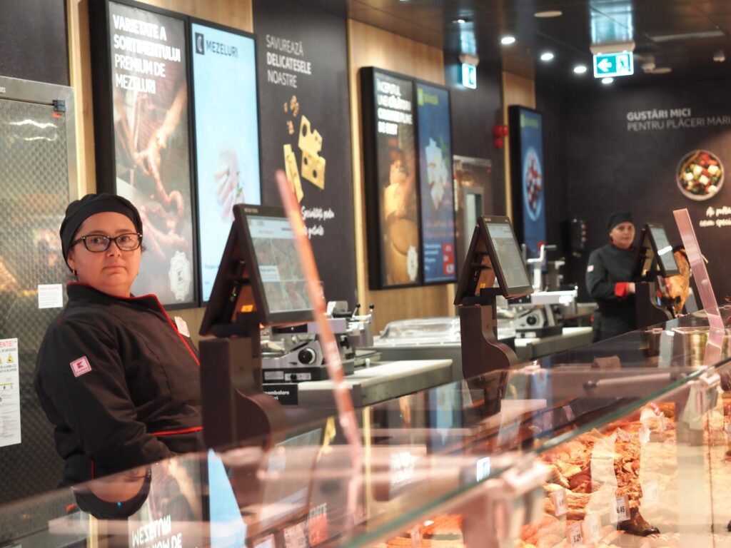 Lanțul german Kaufland a deschis a doua sa unitate din municipiul Zalău, amplasată în cartierul Brădet, în prezența oficialităților locale și județene și a reprezentanților companiei.