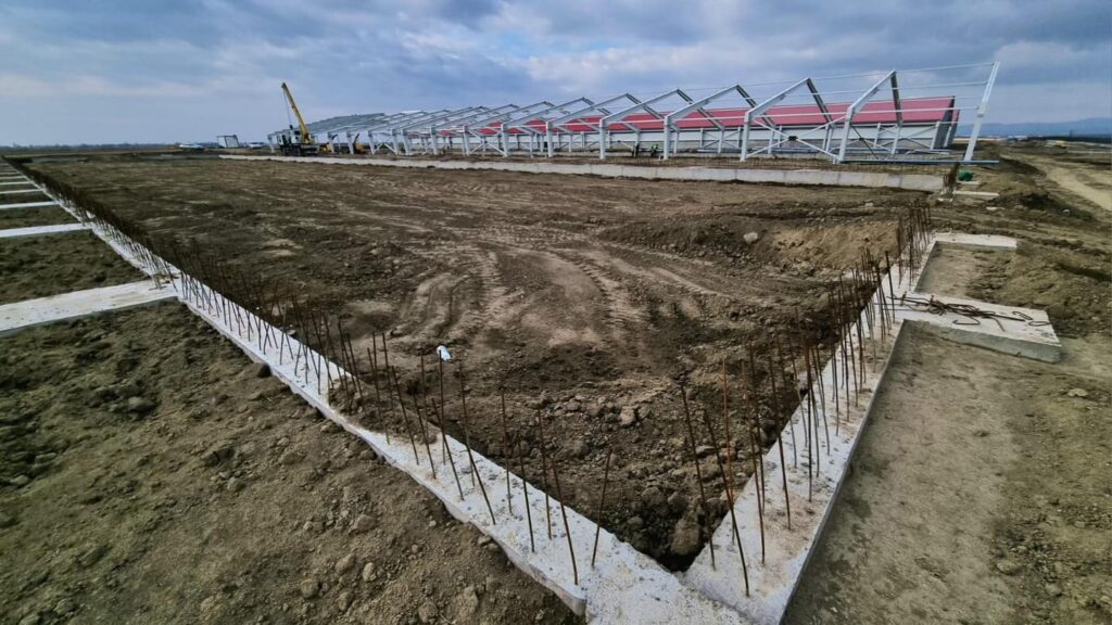 Aplicația oferă posibilitatea inițierii procedurilor prevăzute de legea nr. 17/2014, printre care înregistrarea cererilor pentru afișarea ofertelor de vânzare a terenurilor agricole situate în extravilan, inclusiv a documentelor justificative ale vânzătorilor; înregistrarea cererilor privind comunicările de acceptare ale ofertelor de vânzare și a documentelor justificative ale preemptorilor.