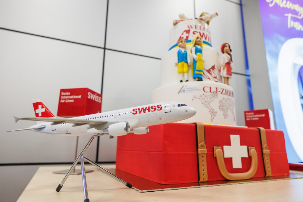 Sosirea SWISS International Air Lines și intrarea Aeroportului Internațional Cluj (AIAIC) în Spațiul Schengen vor contribui la creșterea afacerilor și turismului între cele două țări, susțin oficialii prezenți la zborul inaugural.