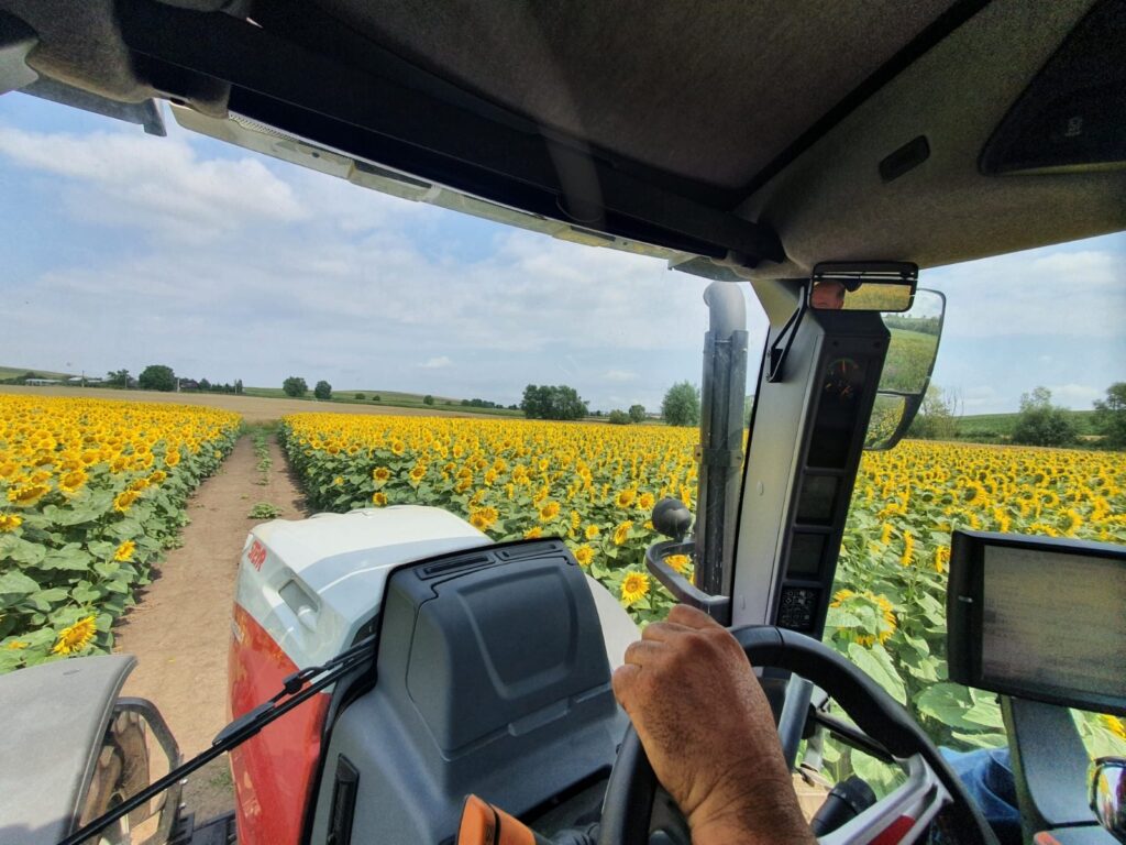 Inițiativa „Punem agricultura pe picioare", lansată de Alexandra Buliga, fermier și antreprenor în cadrul societății Baiagro din județul Neamț, a obținut sprijinul Corteva în cadrul programului de granturi educaționale TalentA în 2023, destinat să susțină activitățile femeile în agricultură.