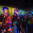 Expoziția este o producție multimedia, cu proiecții 360, care cuprinde peste 60 de opere ale lui Klimt din întreaga sa activitate, expuse în muzee din toată lumea.