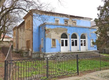 Clădirea cinematografului din Șimleu Silvaniei a fost preluată de administrația locală de la Regia Autonomă de Distribuție și Exploatare a Filmelor (RADEF).