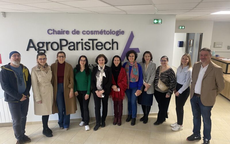 Colaborarea interuniversitară prin programul francez CosmetoSciences vizează explorarea potențialului de cercetare și inovare (CDI) în dezvoltarea de produse cosmetice.