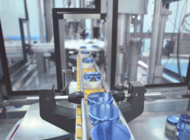 Investițiile în automatizare vizează procesul de preparare și liniile de ambalare | Foto: Farmec