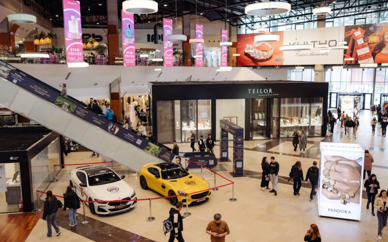 Agenția Brand Management, liderul pieței de indoor advertising din România, a lansat un indicator care urmărește evoluția traficului înregistrat în mall-urile din principalele orașe ale țării.