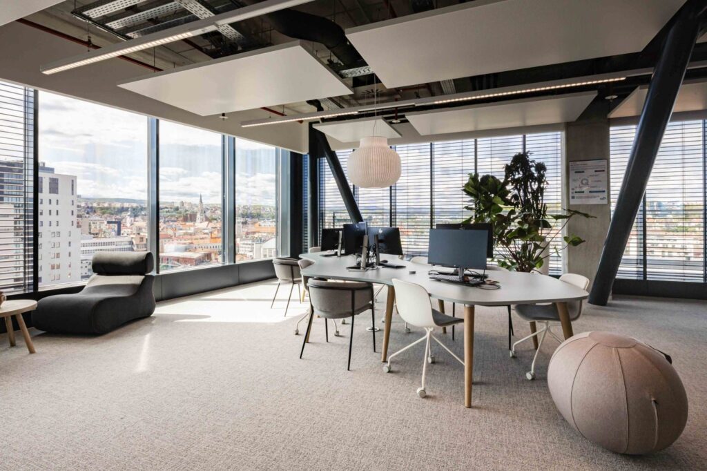  Bosch a inaugurat a doua sa clădire de birouri, construită în decurs de trei ani, din cadrul CIBC, în urma unei investiții de 21 milioane euro. Investiția totală, începută în 2017, în cele două clădiri depășește 50 milioane euro.