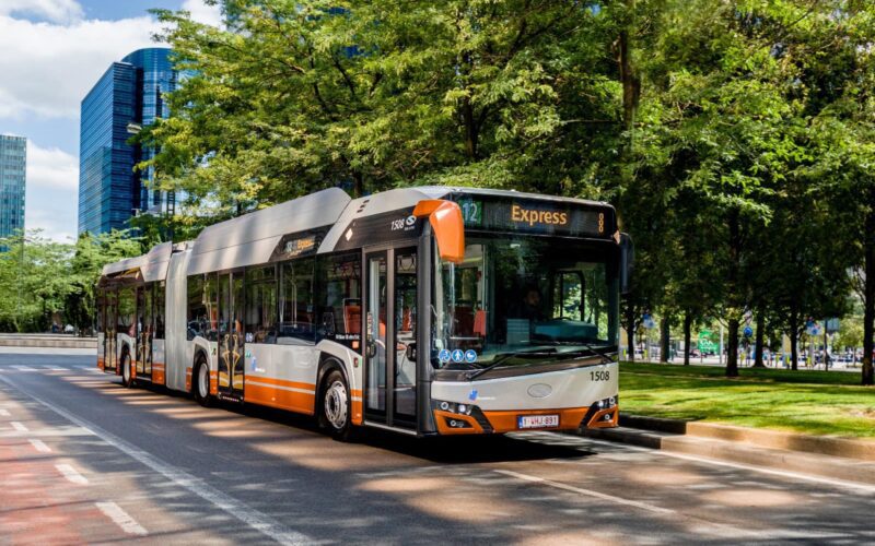Primarul interimar al municipiului Baia Mare, Doru Dăncuș, a semnat contractul prin care noile autobuze Urbino vor completa flota de care dispune societatea Urbis.