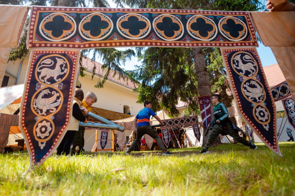 La Castelul Racoczi-Banffy o să fie festivaluri, dar nu enorme, ci evenimente legate de cultură.