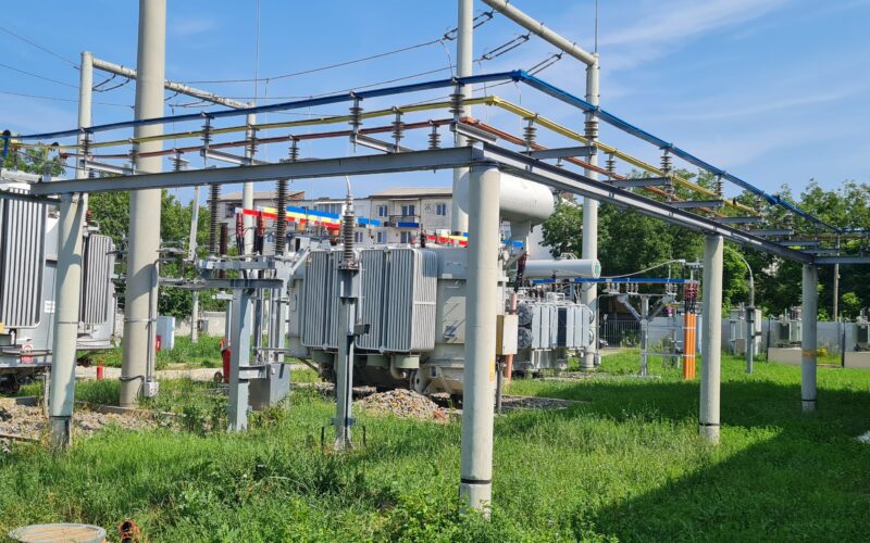 Acestea reprezintă 102% din valoarea estimată a programului de puneri în funcțiune planificată pentru perioada respectivă, de 68 de milioane, conform raportului financiar pe T1-2024 al grupului Electrica.