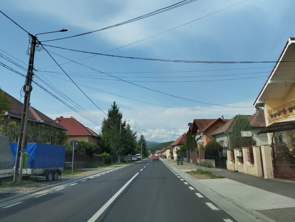 Președintele Consiliului Județean (CJ) Cluj, Alin Tișe, a semnat, în regim de urgență, autorizația de construire pentru această investiție. pentru magistrala de metrou ușor.