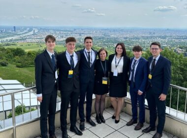Două echipe studențești reprezentând Facultatea de Științe Economice și Gestiunea Afacerilor a Universității Babeș-Bolyai (FSEGA-UBB) Cluj au reușit să se califice în runda finală a competiției internaționale de studii de caz MBC. 