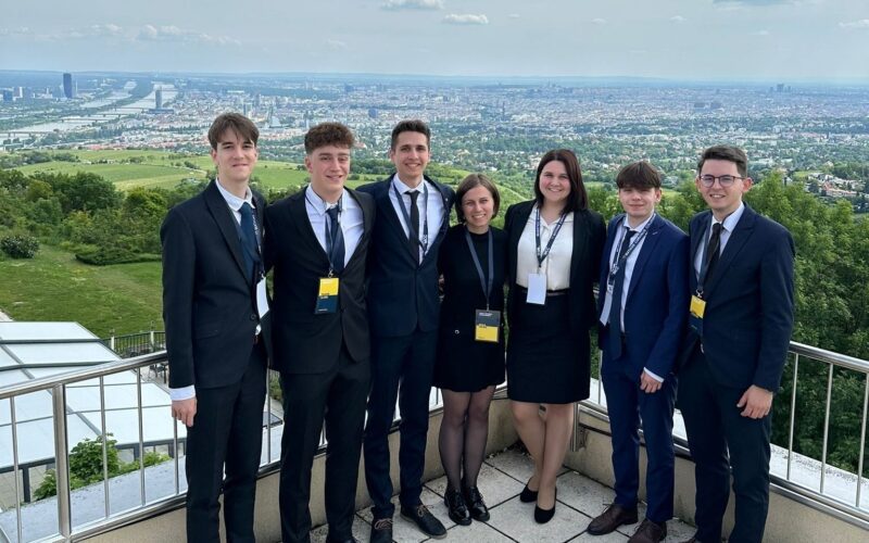 Două echipe studențești reprezentând Facultatea de Științe Economice și Gestiunea Afacerilor a Universității Babeș-Bolyai (FSEGA-UBB) Cluj au reușit să se califice în runda finală a competiției internaționale de studii de caz MBC. 