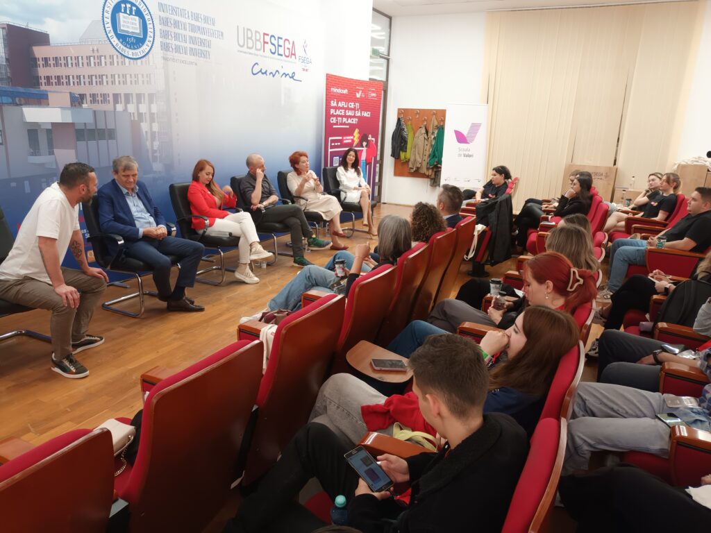 Tactici de impresionare a angajatorilor pentru a obține salarii cât mai mari, dar și tehnici de dobândire a experienței necesare în accederea la un job bun le-au fost expuse studenților Universității Babeș-Bolyai (UBB).