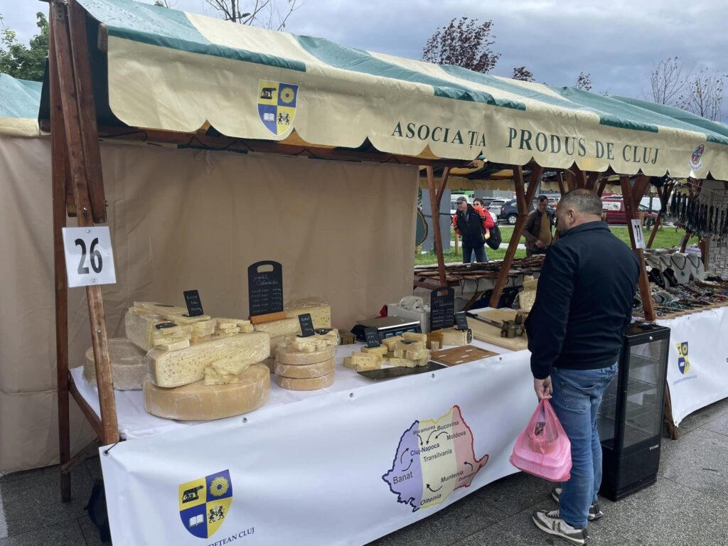 Târgul Produs de România (TPR) este unicul festival desfășurat între Nistru, Dunăre și Someș care reunește artizani, producători și procesatori de preparate alimentare realizate după datina străbună, artiști și ansambluri folclorice din întreaga țară