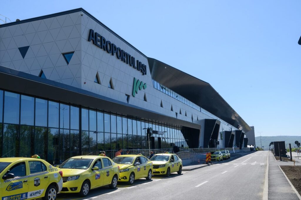 În dialogul pe care l-am avut, în contextul Adunării Generale a Asociației Aeroporturilor din România (AG - AAR), cu Tarom, Fly Lily, Animawings, am manifestat dorința de a lega Iașiul nu numai de București, la nivelul țării.