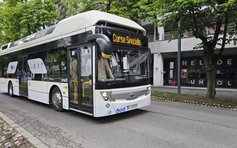 Ne dorim să avem o flotă de astfel de autobuze în oraș, uzină de producere și stație de încărcare de hidrogen, alături de cealaltă componentă, cea electrică, fiindcă nu se exclud.