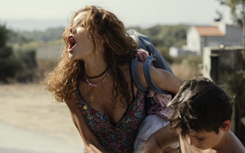 Spectatorii Festivalului Internațional de Film Transilvania (TIFF), din perioada 14-24 iunie, de la Cluj-Napoca, vor avea ocazia să vadă în sala de cinema primele episoade sau sezoane complete ale unor seriale noi, prezentate în premieră națională, în secțiunea "Va urma".