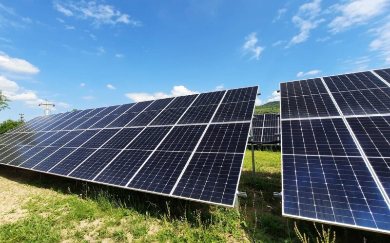 Un proiect din fonduri europene destinat extinderii producției de energie verde din resurse regenerabile a fost finalizat de Compania de Apă Someș (CASA).