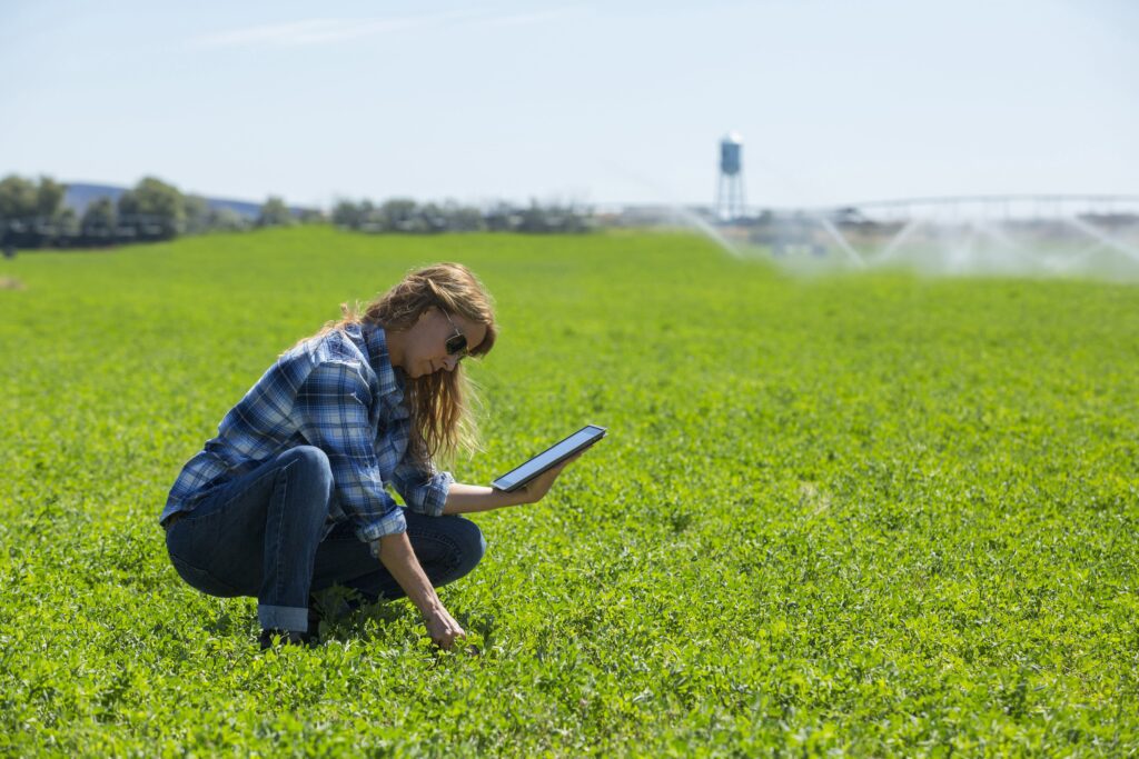 Aceste funcționalități se concentrează pe integrarea produselor biologice, în special stimulatorul și optimizatorul fotosintetic Utrisha N, în platformă, pentru a promova agricultura durabilă și pentru a eficientiza productivitatea.