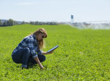 Aceste funcționalități se concentrează pe integrarea produselor biologice, în special stimulatorul și optimizatorul fotosintetic Utrisha N, în platformă, pentru a promova agricultura durabilă și pentru a eficientiza productivitatea.