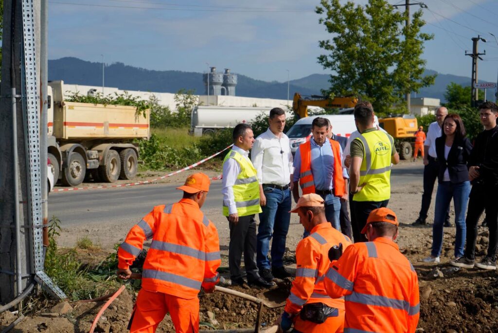 Pasajul rutier subteran de la fabrica Italsofa reprezintă o lucrare importantă pentru județul Maramureș, întrucât va contribui la fluidizarea traficului rutier de la intrarea, respectiv ieșirea din municipiul Baia Mare, susține Irinel Scrioșteanu secretar de stat în Ministerul Transporturilor și Infrastructurii (MTI).