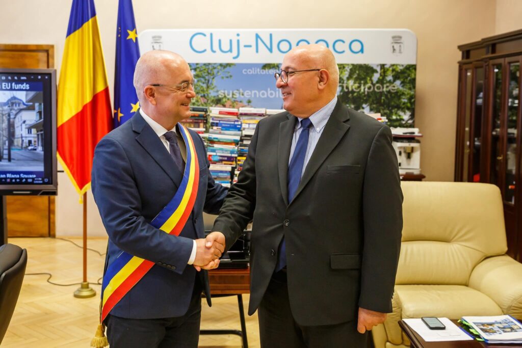 Edilul clujean Emil Boc a avut, la sediul Primăriei Cluj-Napoca (PCN) o întrevedere cu Kyriacos Kakouris, vicepreședinte al Băncii Europene de Investiții (BEI), prezent și în contextul desfășurării Eurocities 2024.