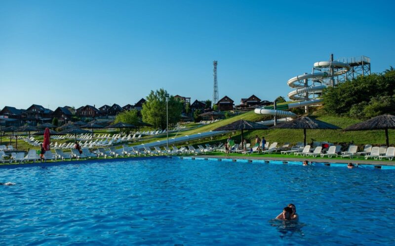 60.000 de turiști din țară și străinătate s-au relaxat în Parcul Balnear Băile Figa (PBBF) în prima lună de la deschiderea sezonului estival