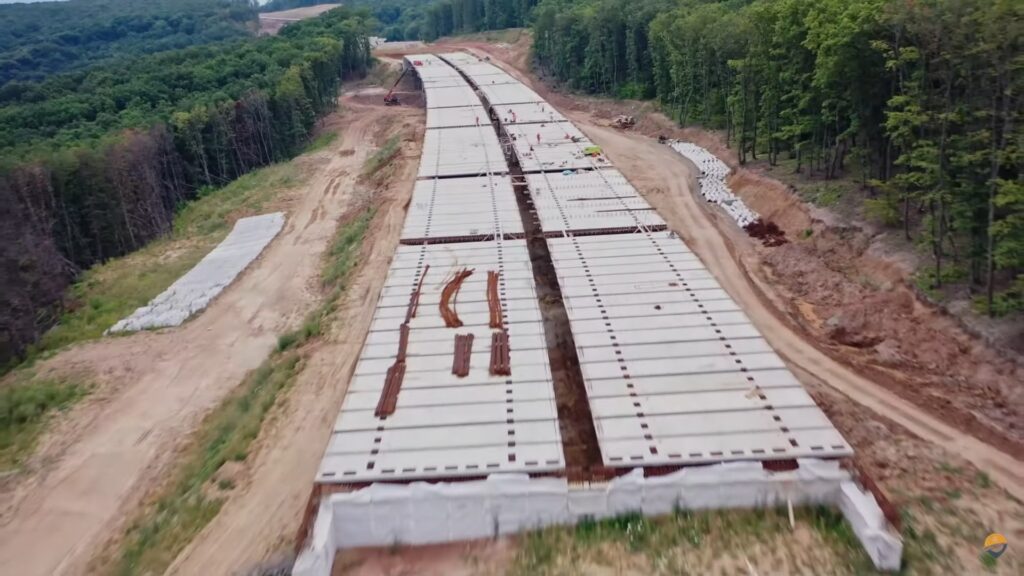 La fel ca Zimbor - Poarta Sălajului, și pe lotul vecin am găsit aceeași mobilizare slabă a celor de la UMB.